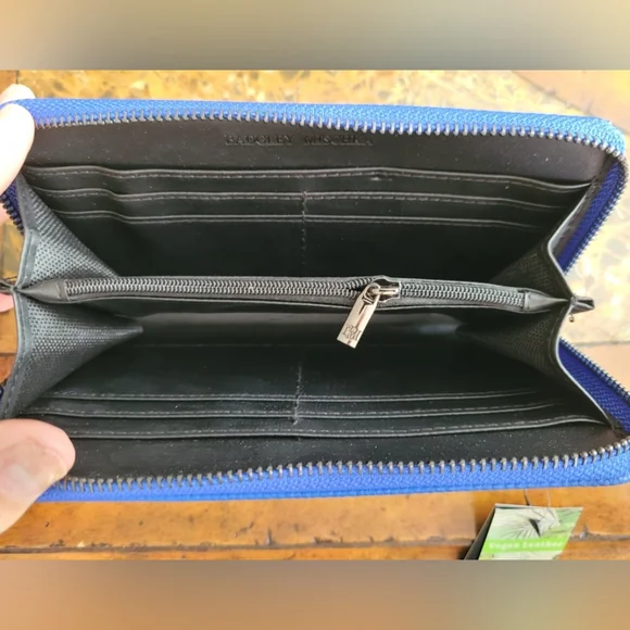 Badgley Mischka Blue Vegan Leather Wallet - Picture 7 of 10